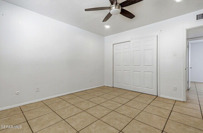 Building Photo - 11189 Ebb Tide Dr