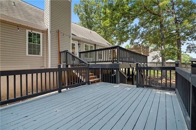 Building Photo - 141 Poplar Way