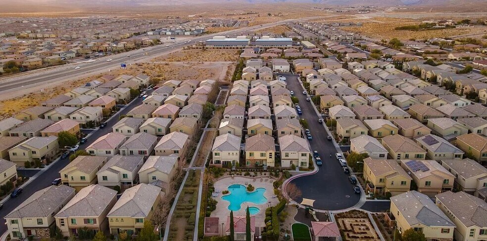 Quiet Neighborhood away from City yet fastest commute - 9494 Alma Ridge Ave