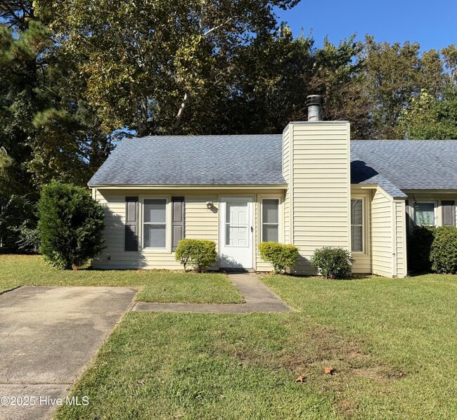 Primary Photo - 133 Twin Wood Dr