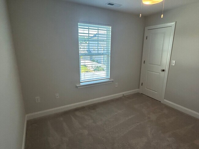 Building Photo - 3 Bed | 2.5 Bath House in Holly Springs