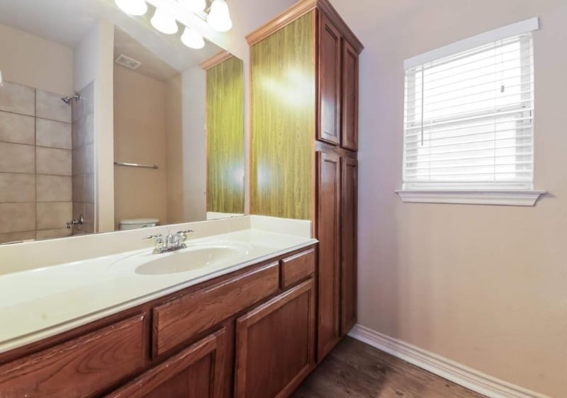 Building Photo - 9148 Clairemont Ln