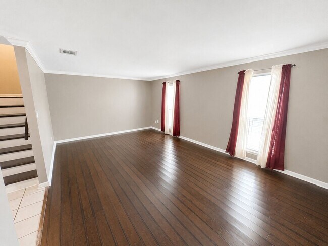 Building Photo - 10102 Salinas Dr