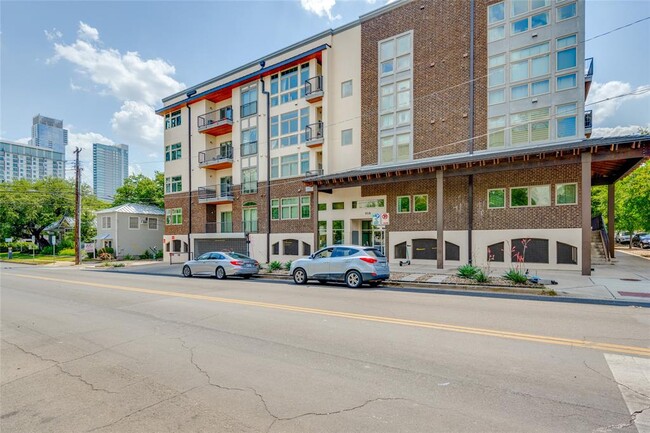 Building Photo - 908 Nueces St