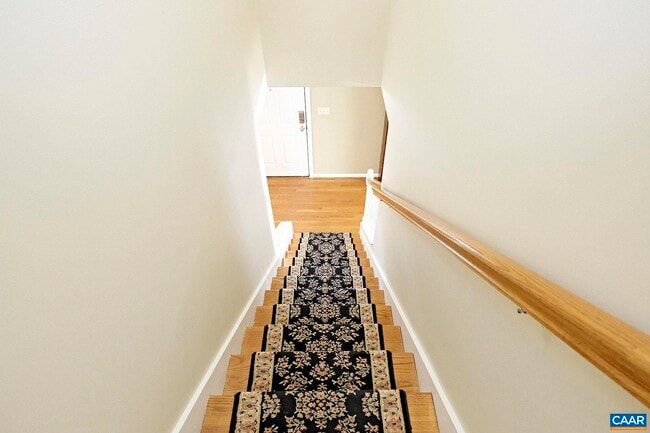 Building Photo - 755 King St