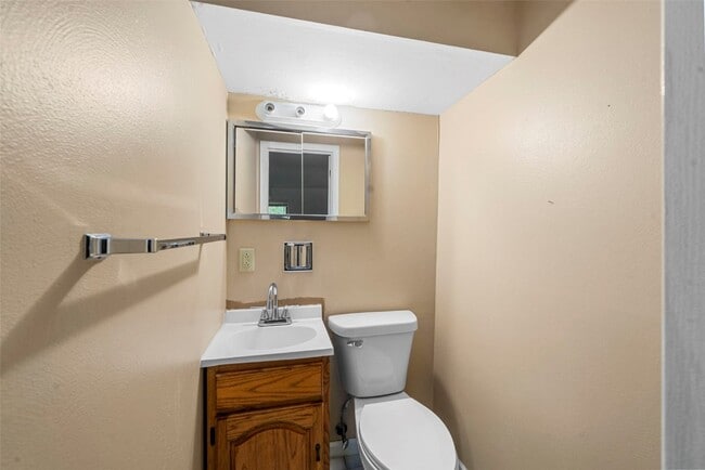 Building Photo - 1121 Dauphine Ln