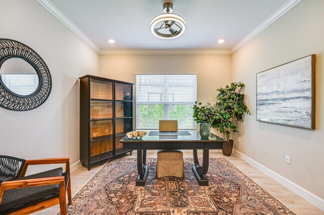 Building Photo - 15140 Pescara St