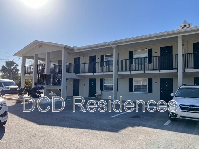 Building Photo - West Bay Apartments