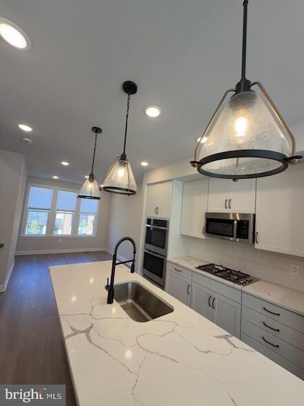 Building Photo - 7231 Mountaineer Dr