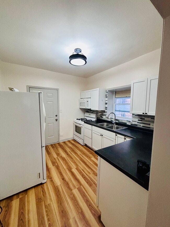 Building Photo - 1715 N Meade Ave