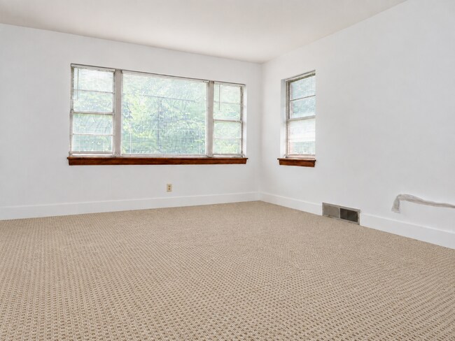 Building Photo - 4406 S 2nd St
