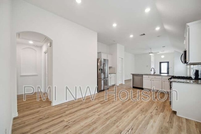 Building Photo - 10022 Granite Grove Ln