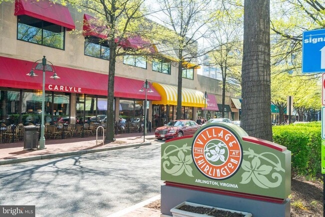 Building Photo - 3011 S Buchanan St