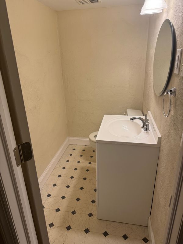 Building Photo - 34 Dora Dr