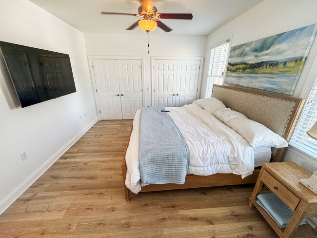 Building Photo - Fully Furnished Waterfront Elegance on Mai...