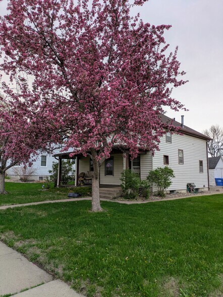 Building Photo - 1426 E 17th St