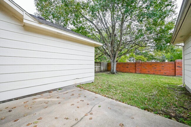 Building Photo - 4606 Topaz Trail Dr