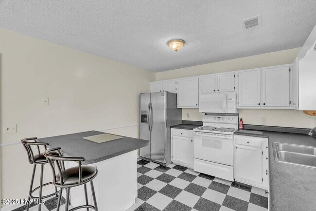 Building Photo - 295 Riggs Rd
