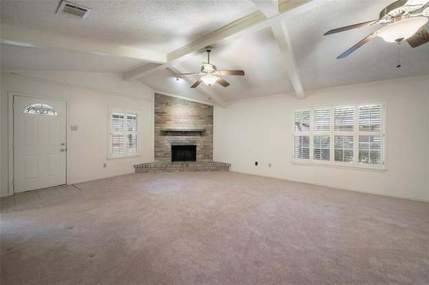 Building Photo - 1716 Huge Oaks St