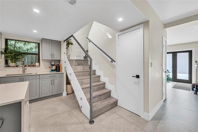 Building Photo - 2965 SW 25th Ter