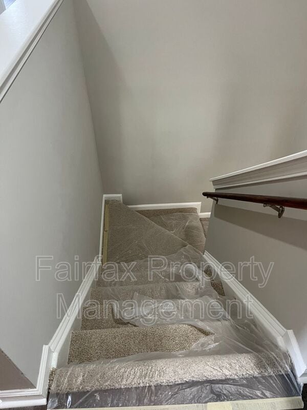 Building Photo - 201 Ridge Lake Dr