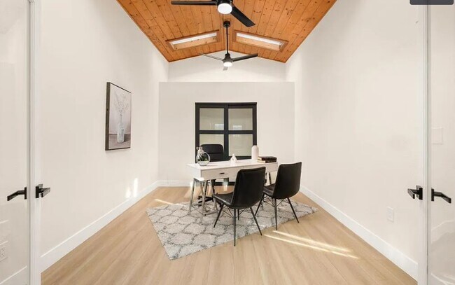 Building Photo - 1453 La Habra Dr