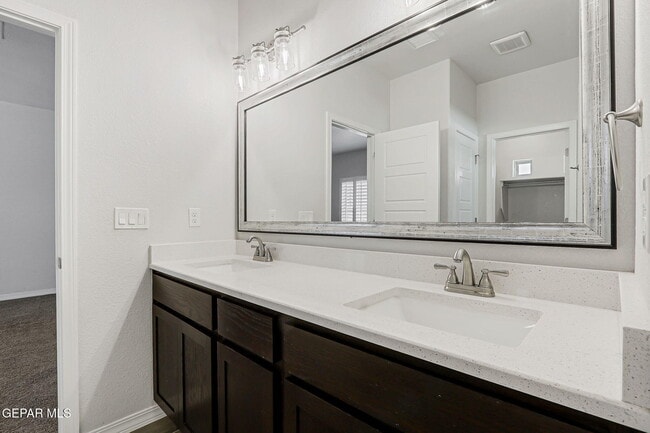 Building Photo - 2505 Mike Price Dr