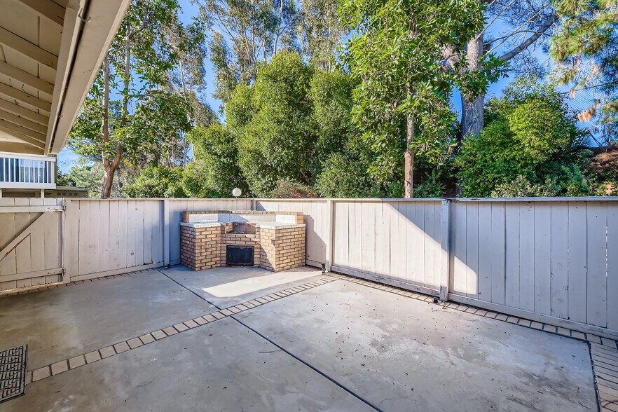 Large fenced patio - 7962 Camino Tranquilo