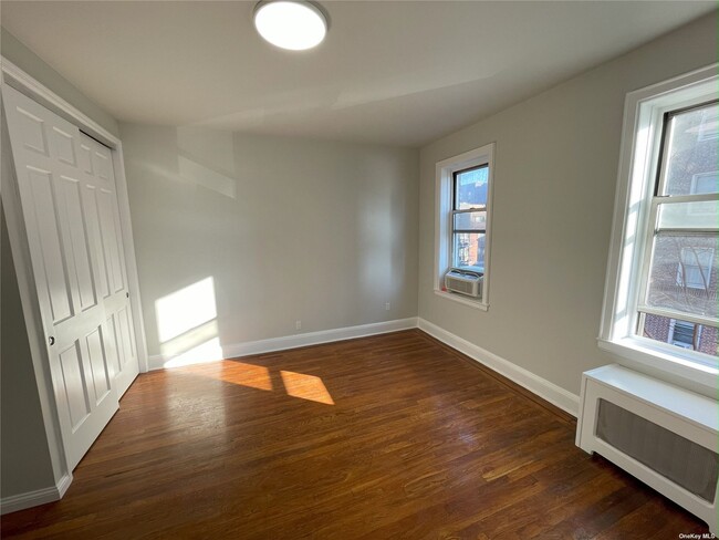 Primary Photo - 59-11 Queens Blvd