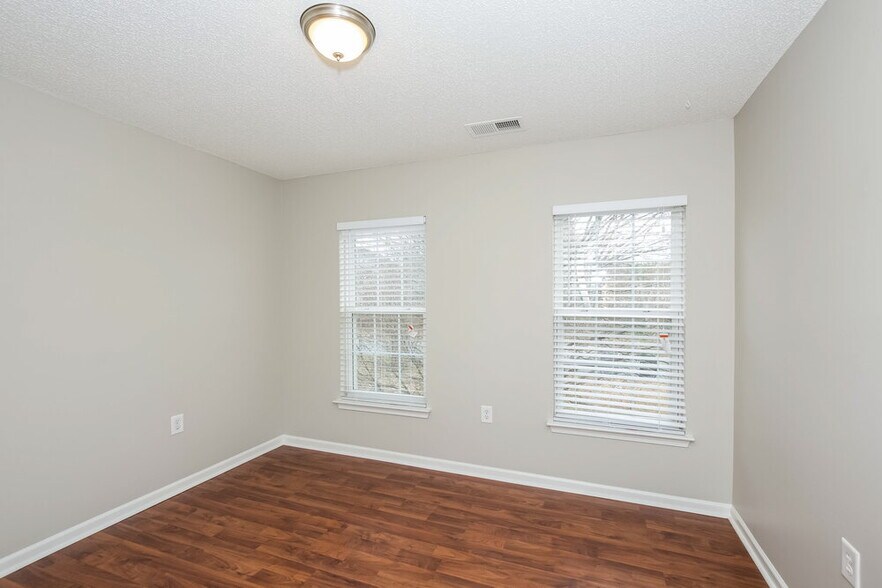 Building Photo - 7920 Trotter Rd