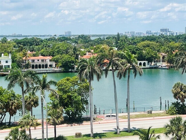 Building Photo - 5225 Collins Ave