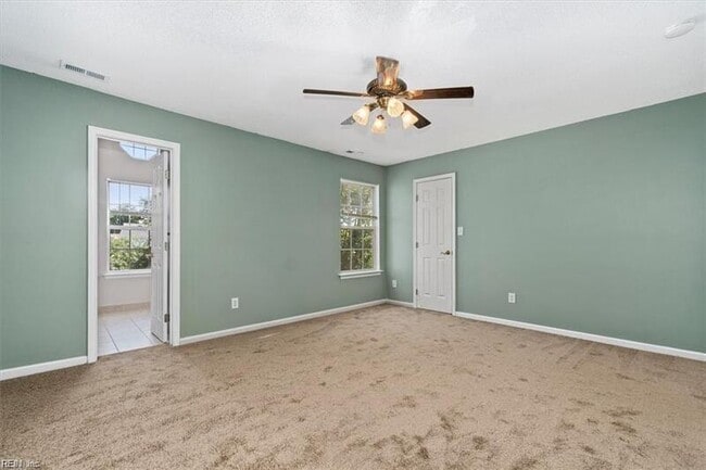 Building Photo - 4975 Kemps Lake Dr