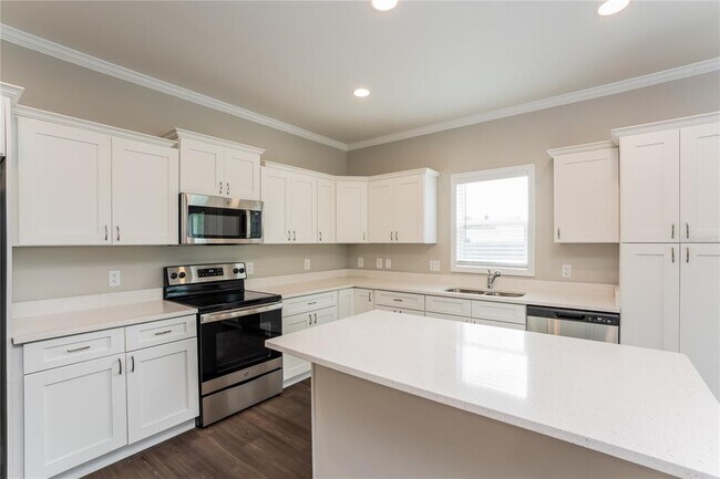 Building Photo - 1311 28th St S