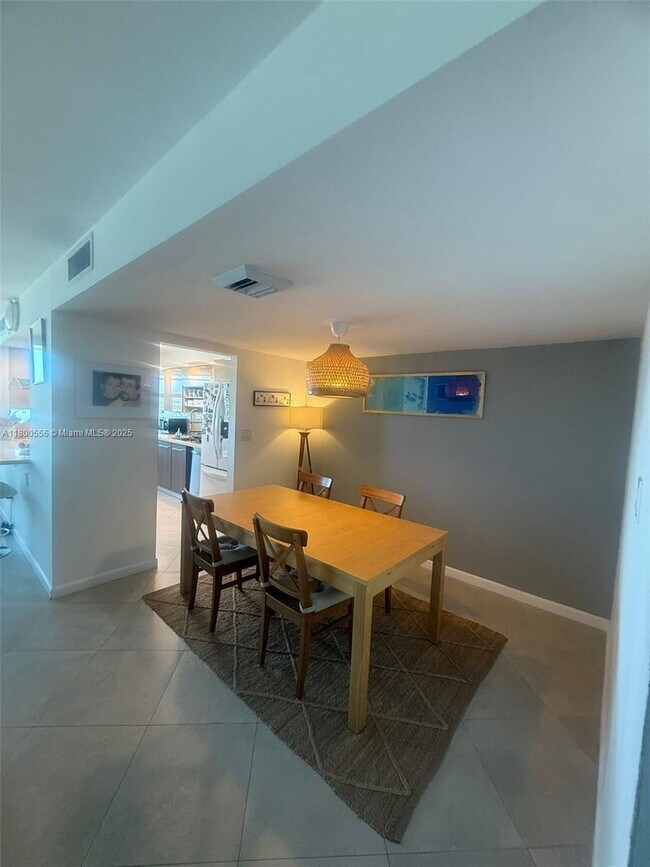 Building Photo - 18021 Biscayne Blvd
