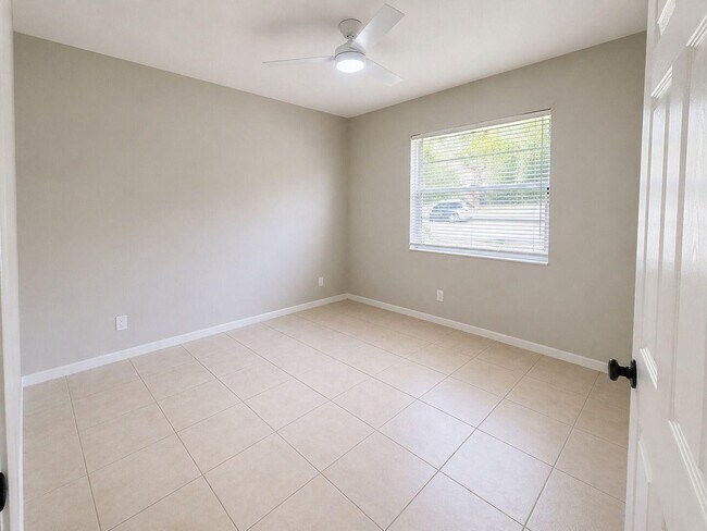 Building Photo - 2730 Forest Hills Blvd