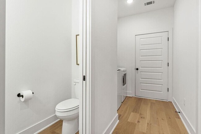 Building Photo - 4124 W Olive St