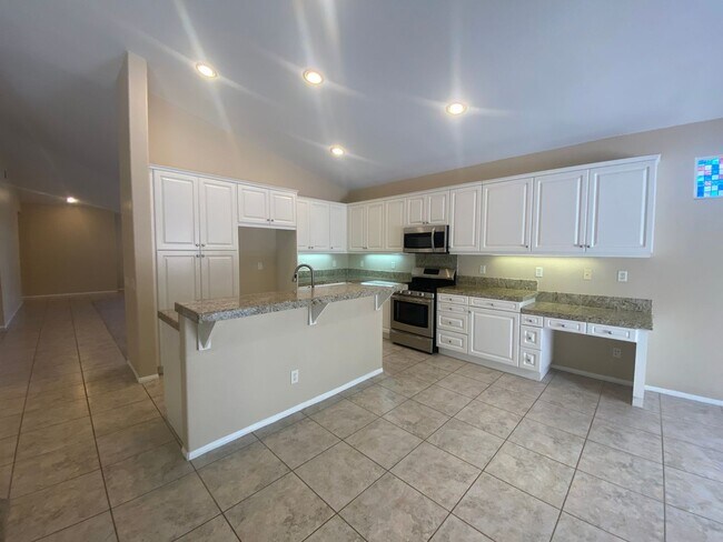 Building Photo - Single Story in Greer Ranch