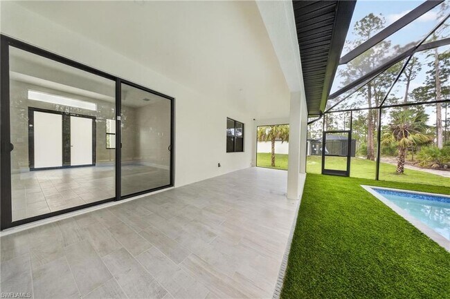 Building Photo - 1204 Moore Ave