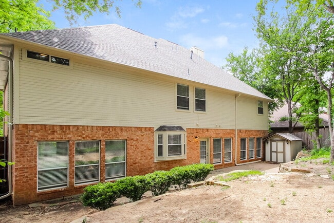 Building Photo - 1804 Sandalwood Ln