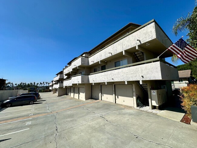 Building Photo - Stylish 2 Bedroom Condo in the Located in ...