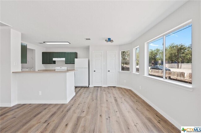 Building Photo - 107 Cedargrove