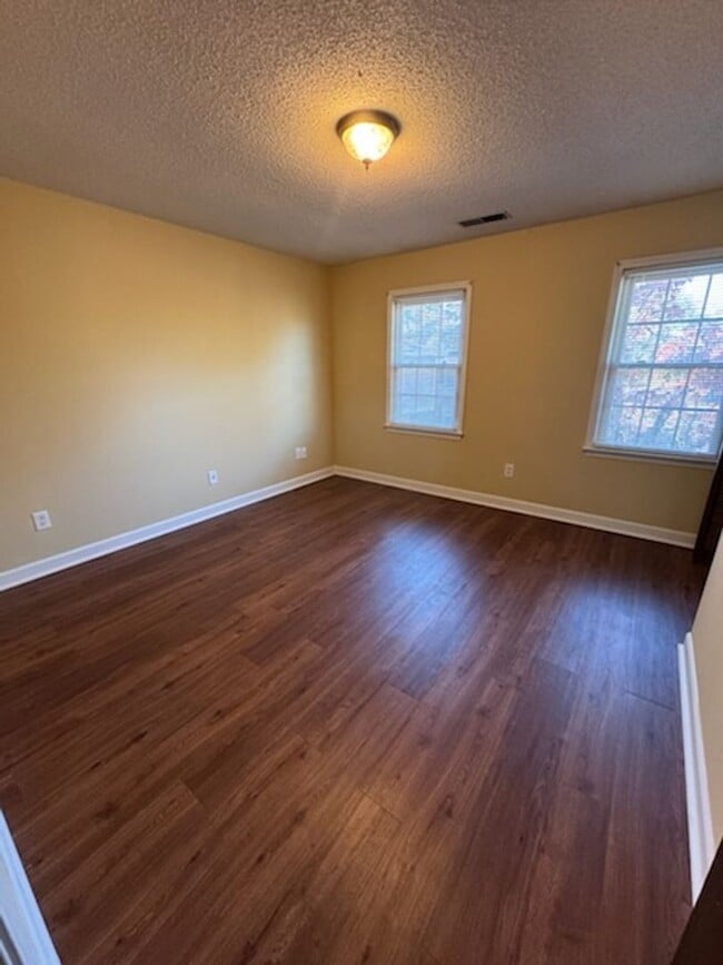 Building Photo - Village Square Apartments