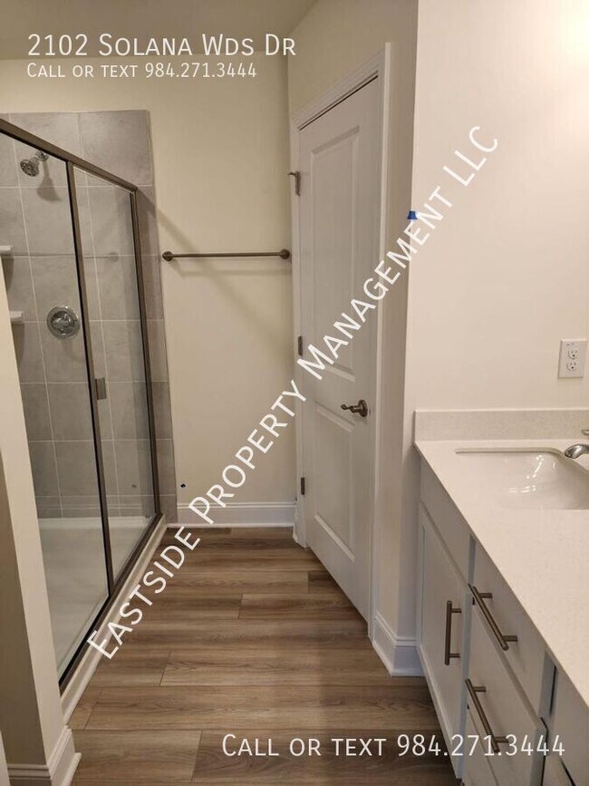 Building Photo - 2102 Solana Wds Dr