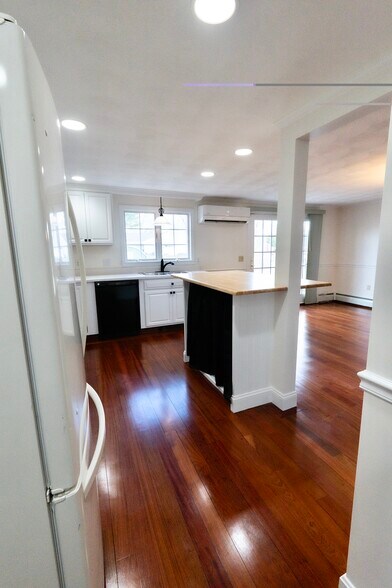 Building Photo - 178 Manning St