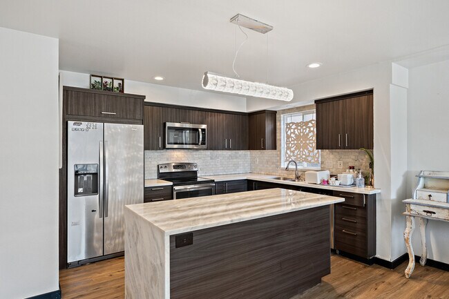 Building Photo - 804 N Motor Pl