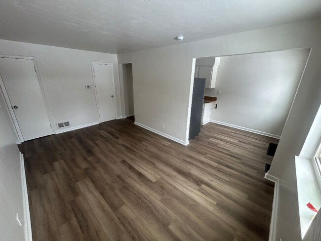 Building Photo - 2616 Newport Ave