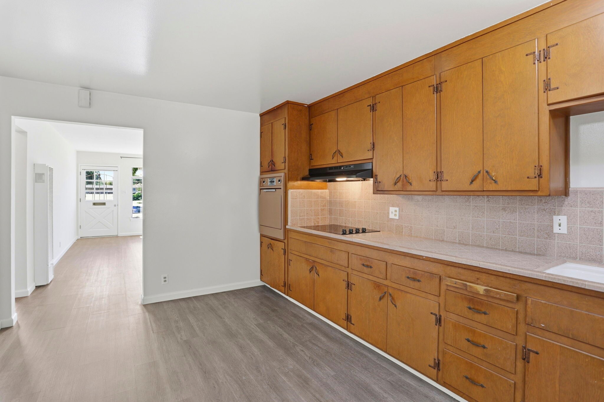 Building Photo - 2105 Royal Dr