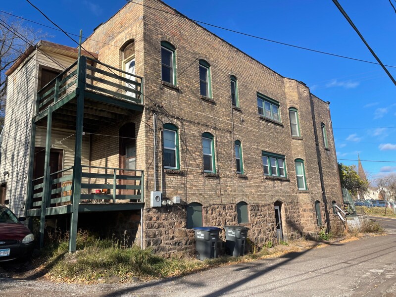 Building Photo - 317 1/2 N 4th Ave W