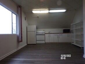 Building Photo - 4407 5th Ave NE