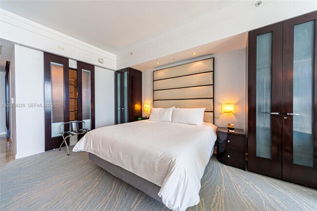Building Photo - 4391 Collins Ave